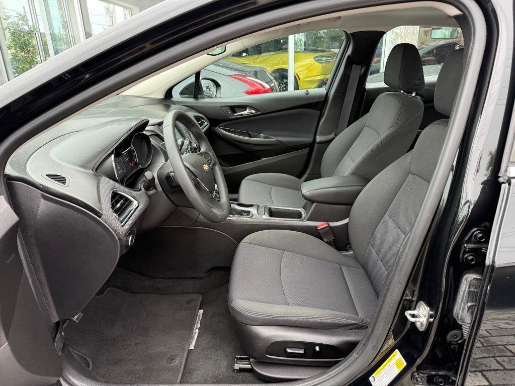 Used 2017 Chevrolet Cruze LT w/ Sun And Sound Package image 23