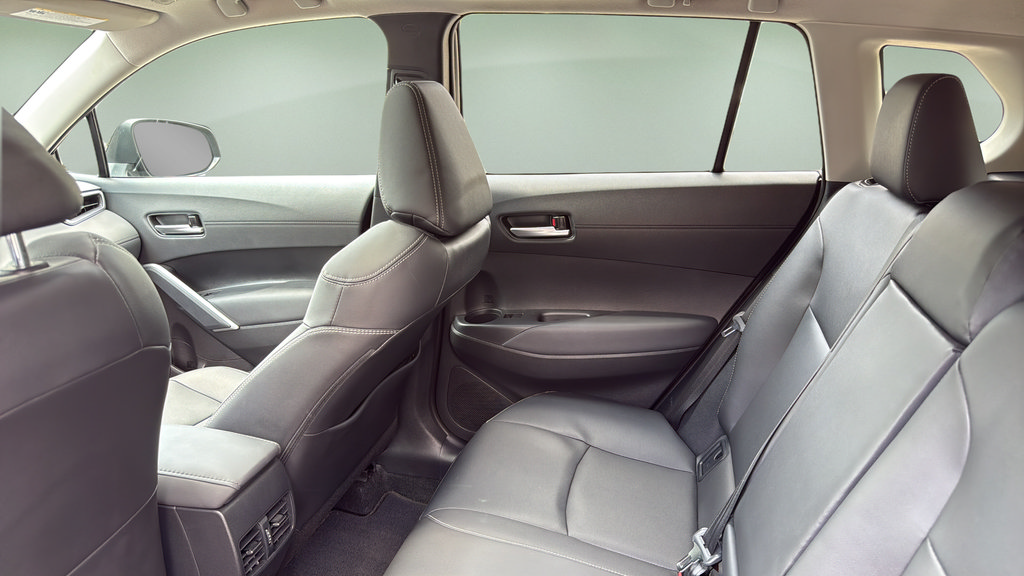 Used 2023 Toyota Corolla Cross XLE w/ Convenience Package FWD image 16