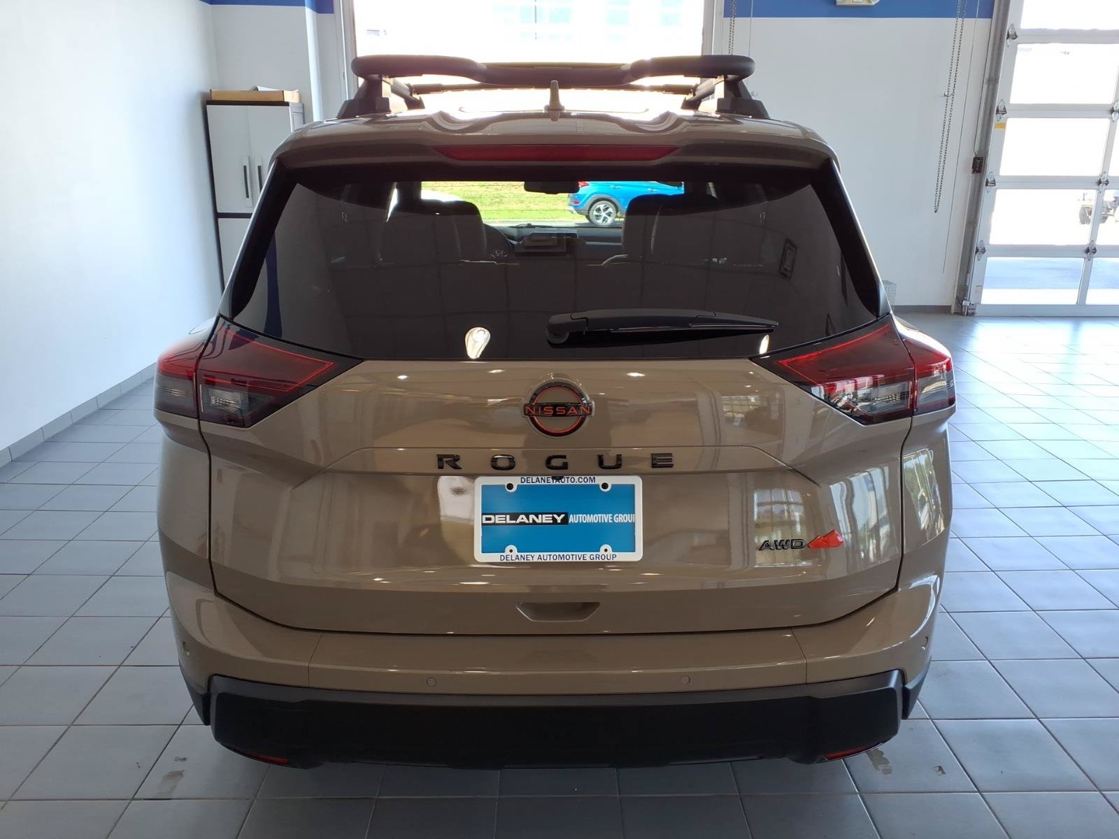 Used 2025 Nissan Rogue SV w/ Rock Creek Premium Package AWD/4WD image 5