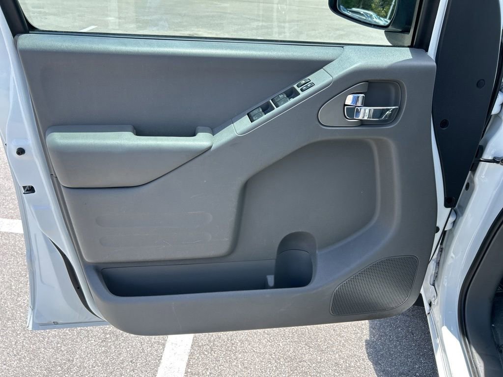 Used 2017 Nissan Frontier SV w/ SV Value Truck Package RWD image 17