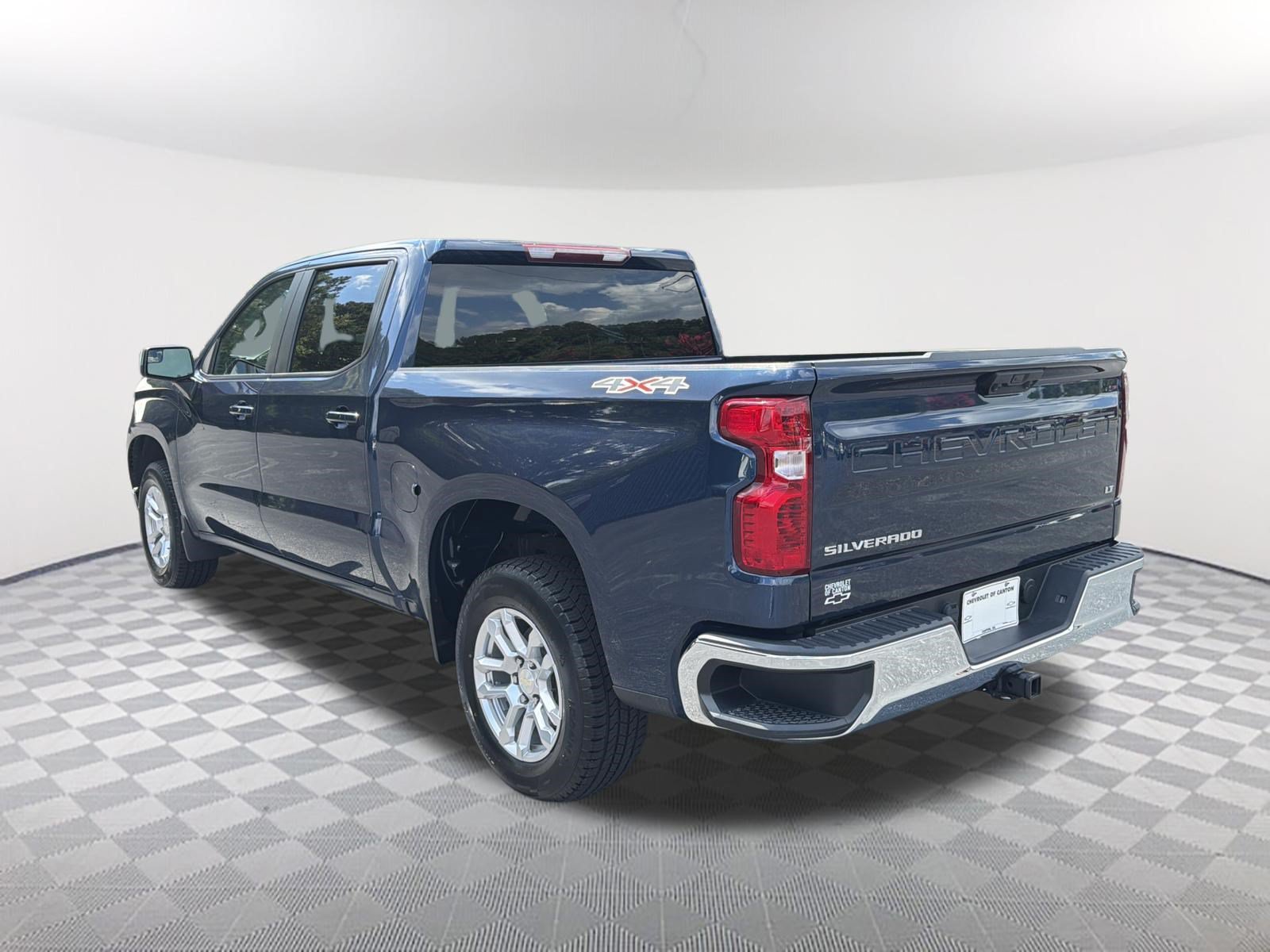Used 2023 Chevrolet Silverado 1500 LT AWD/4WD image 7