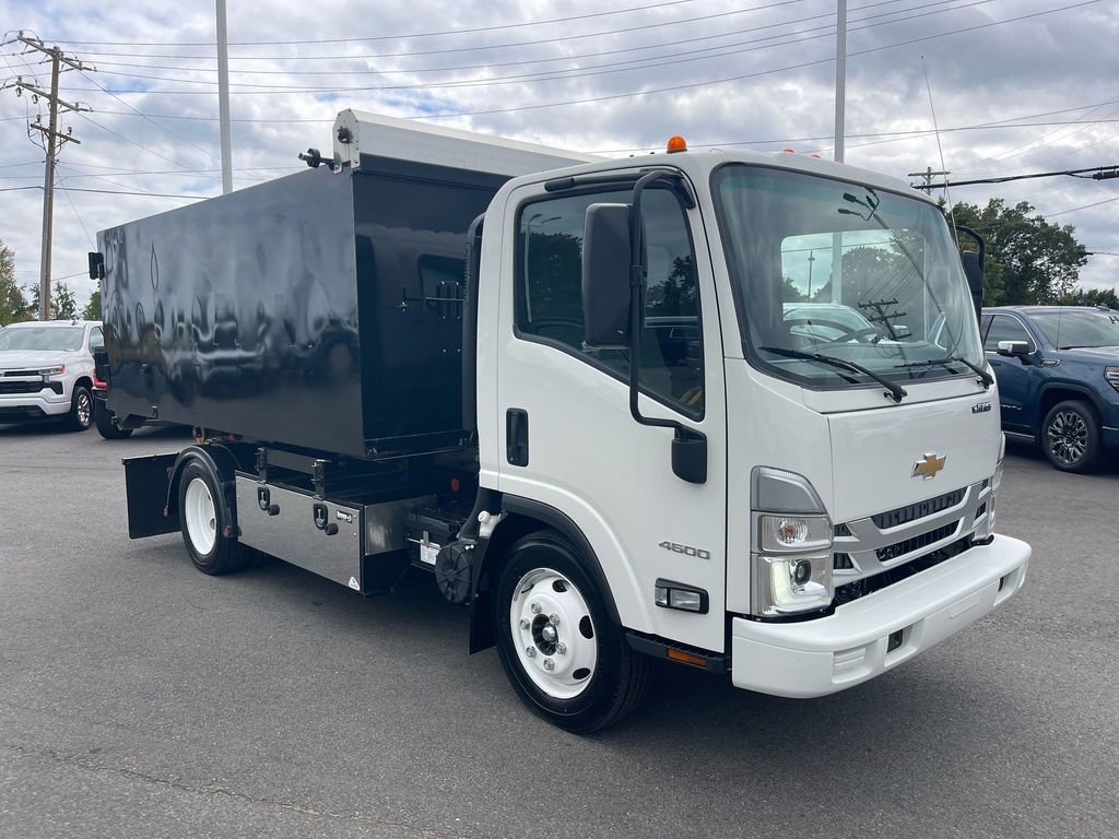 Used 2024 Chevrolet Low Cab Forward RWD image 7