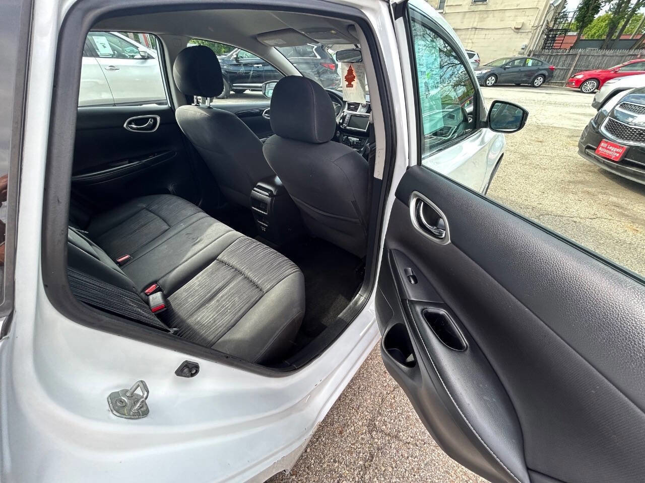 Used 2019 Nissan Sentra SV FWD image 7