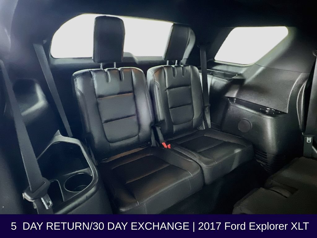 Used 2017 Ford Explorer XLT w/ Equipment Group 202A AWD/4WD image 31