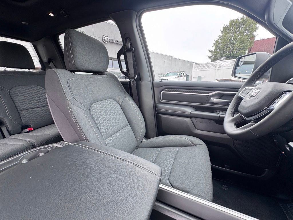 New 2026 RAM 1500 4x4 Crew Cab image 21
