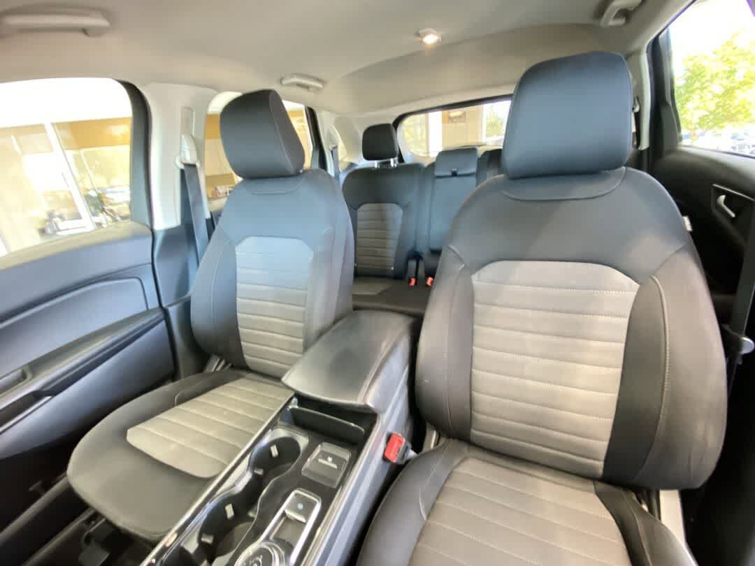 Used 2020 Ford Edge SE AWD/4WD image 14
