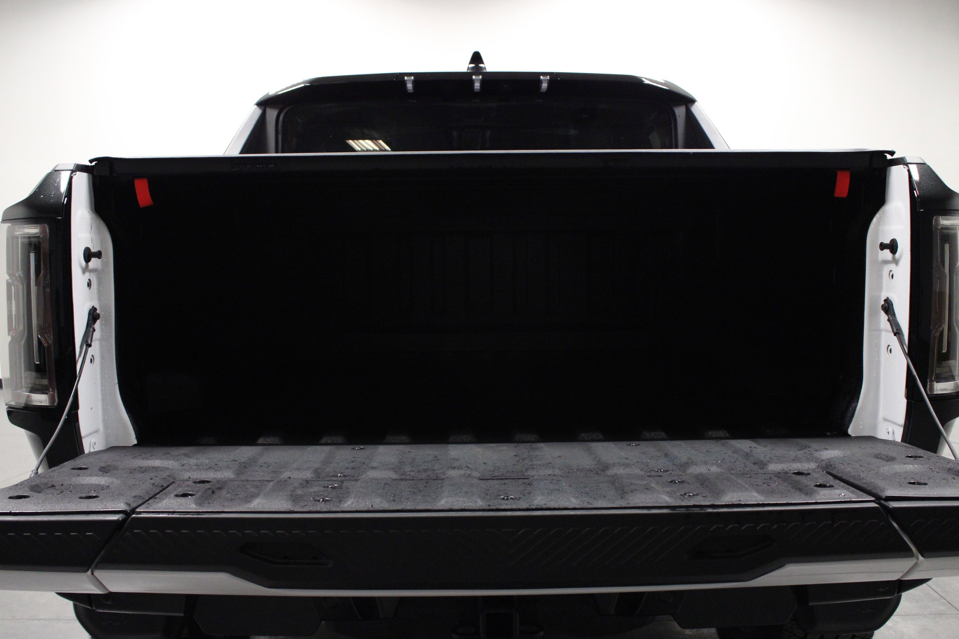 Used 2025 GMC Hummer EV 2X w/ LPO, Sport Package image 14