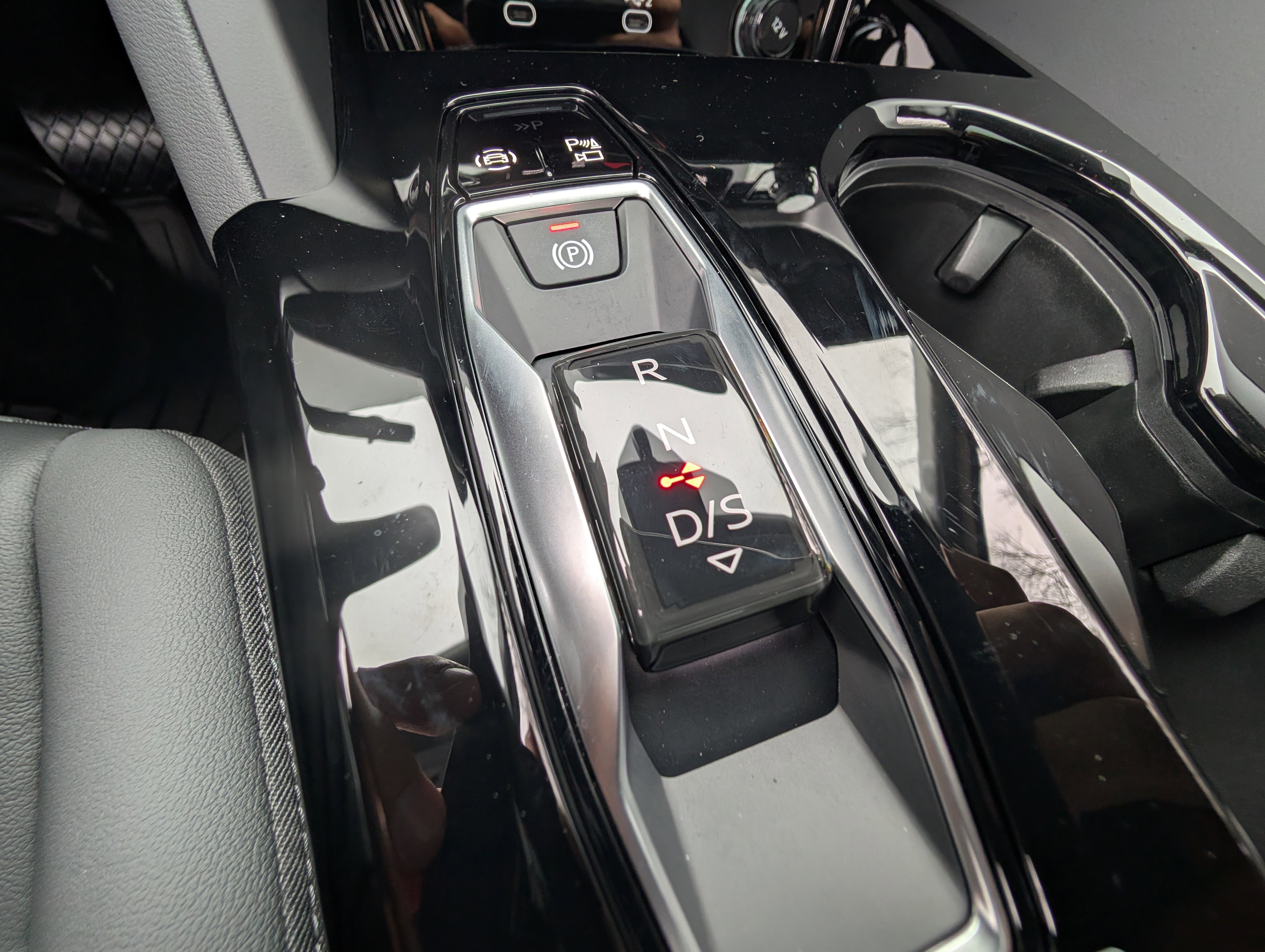 Used 2025 Audi Q5 Premium Plus w/ Premium Plus image 32