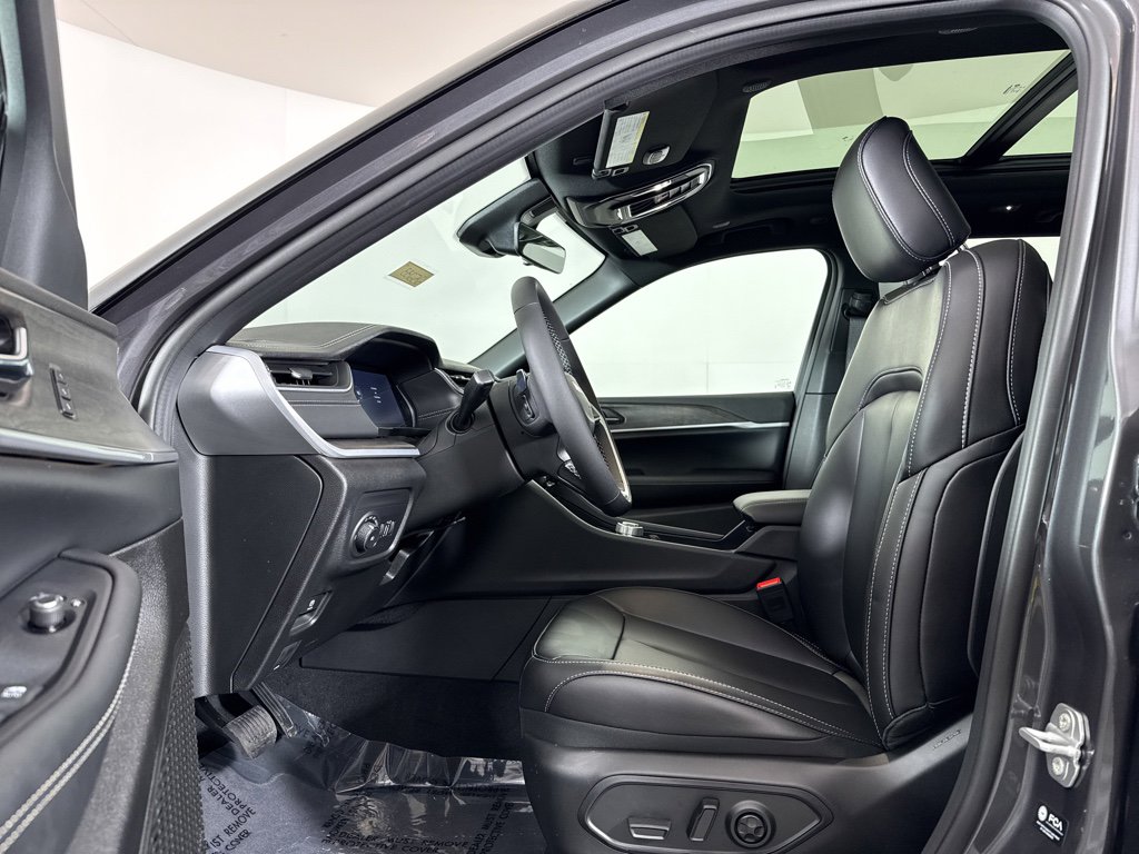 New 2025 Jeep Grand Cherokee Limited AWD/4WD image 5