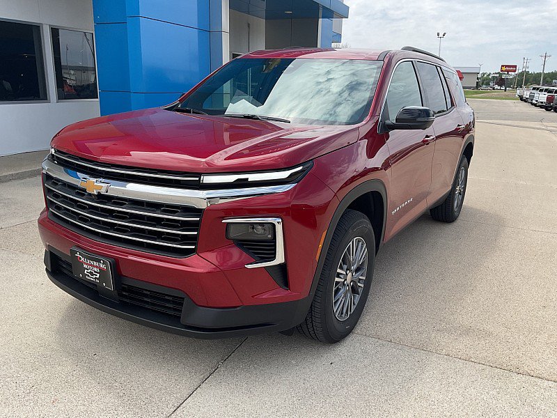 New 2026 Chevrolet Traverse LT w/ Driver Confidence Package AWD/4WD image 2