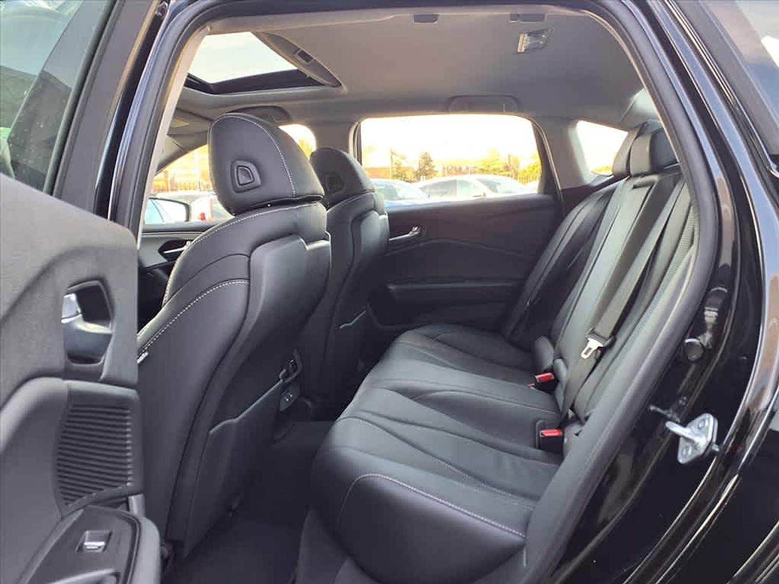 Certified 2025 Acura TLX w/ Technology Package image 18