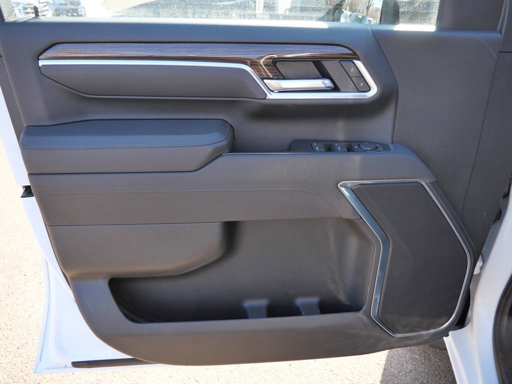 Used 2025 Chevrolet Silverado 2500 LT w/ Convenience Package image 26