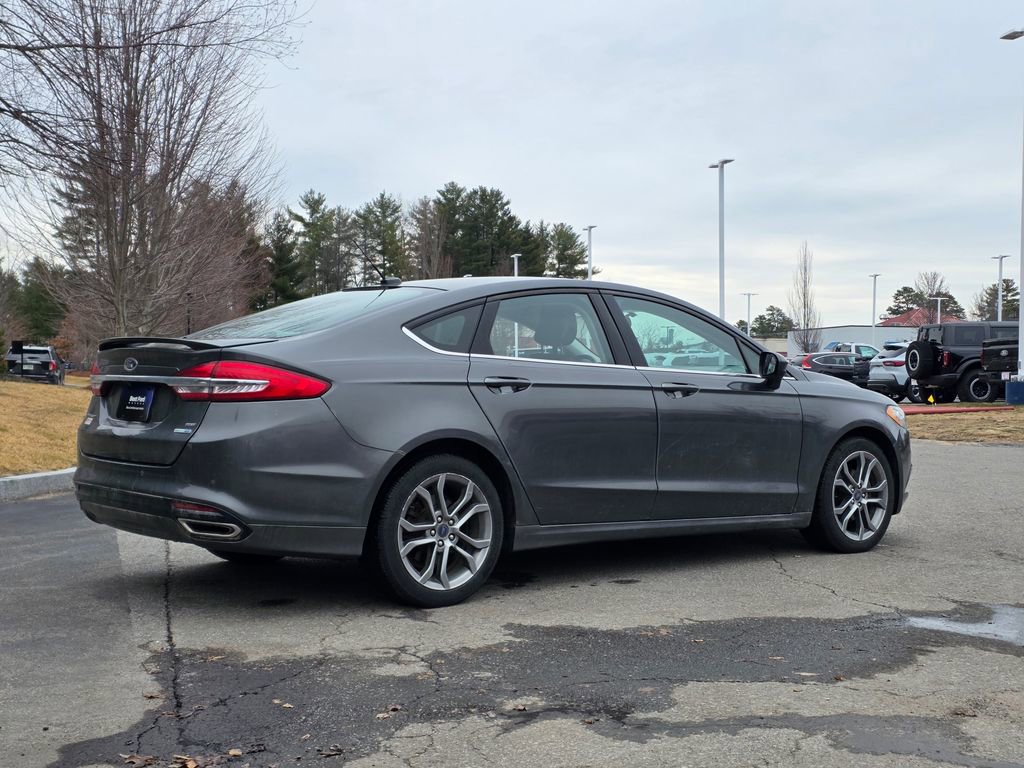 Used 2017 Ford Fusion SE w/ Equipment Group 201A image 8
