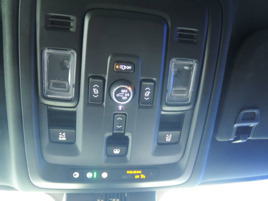 Used 2025 GMC Yukon Denali Ultimate AWD/4WD image 25