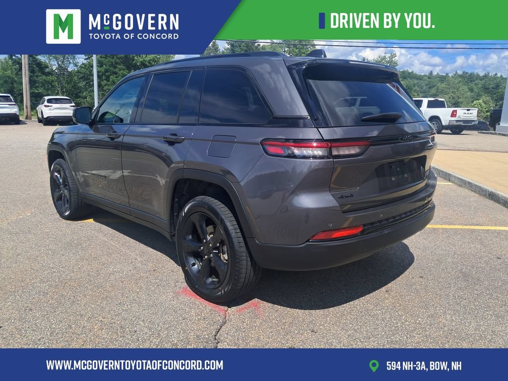 Used 2025 Jeep Grand Cherokee Altitude AWD/4WD image 7