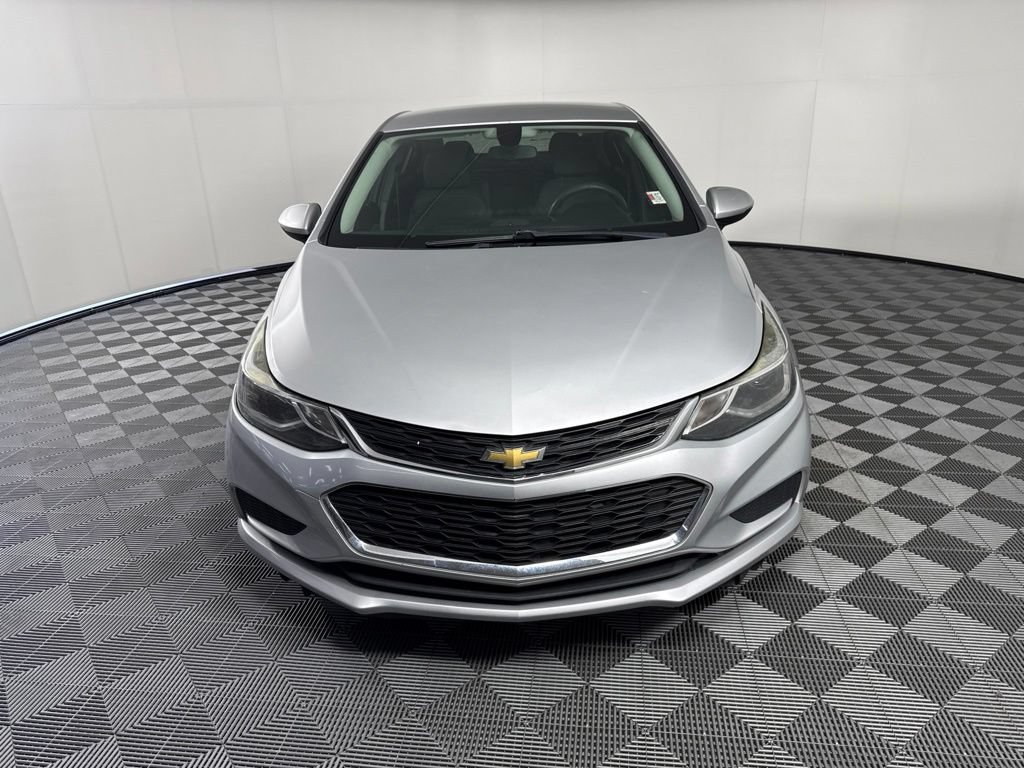 Used 2017 Chevrolet Cruze LT w/ LT Convenience Package FWD image 8