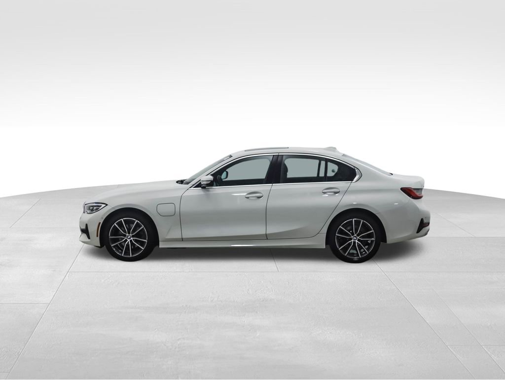 Used 2021 BMW 330e xDrive w/ Convenience Package image 2