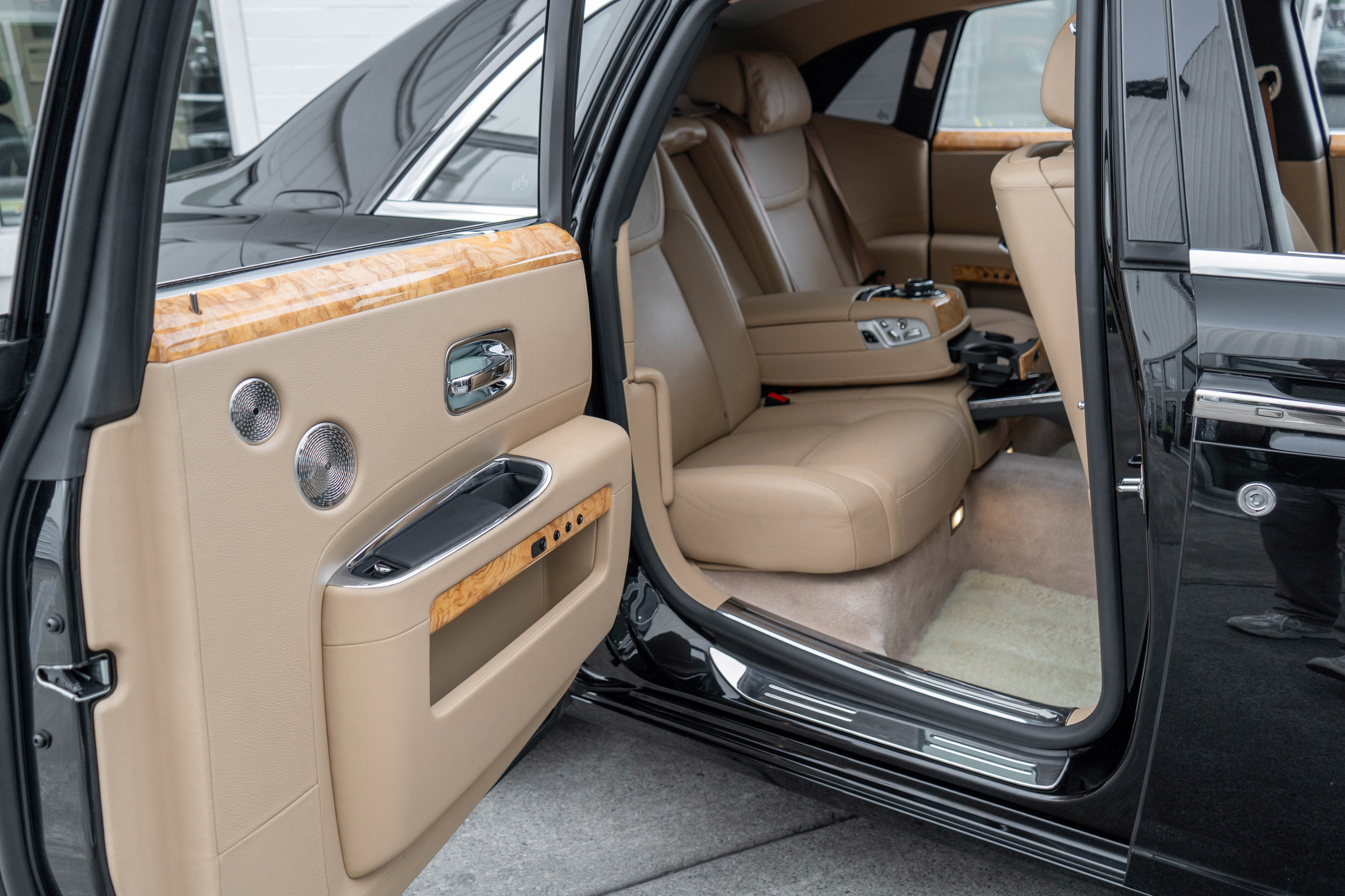 Used 2017 Rolls-Royce Ghost image 68