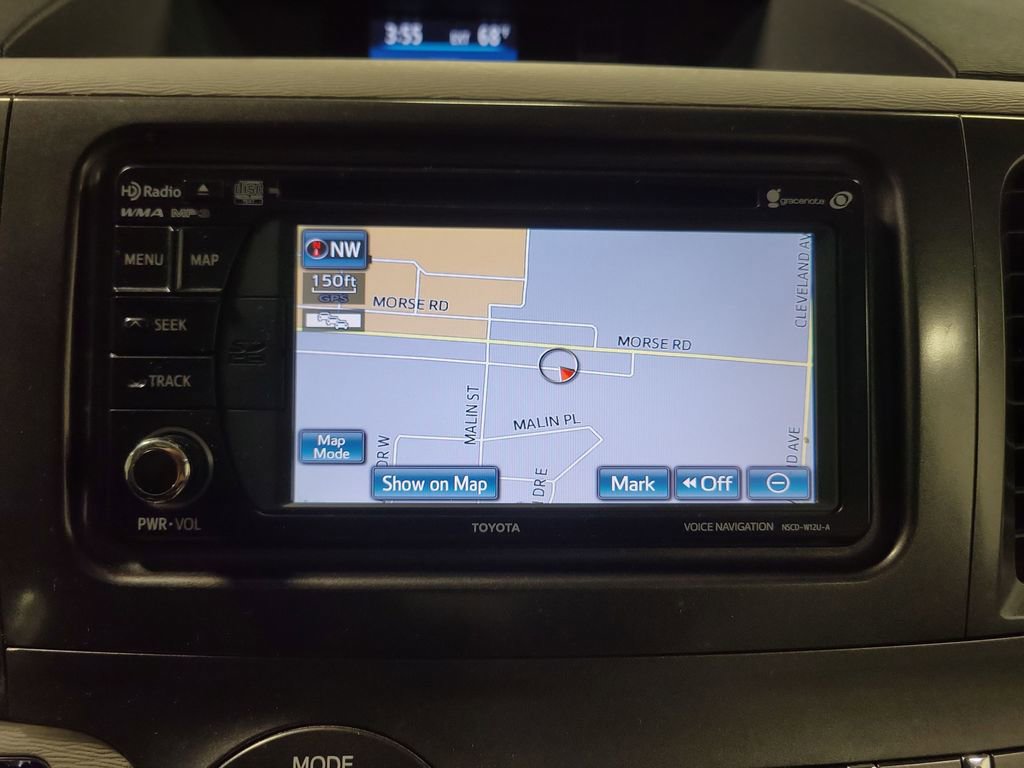 Used 2014 Toyota Sienna XLE image 19