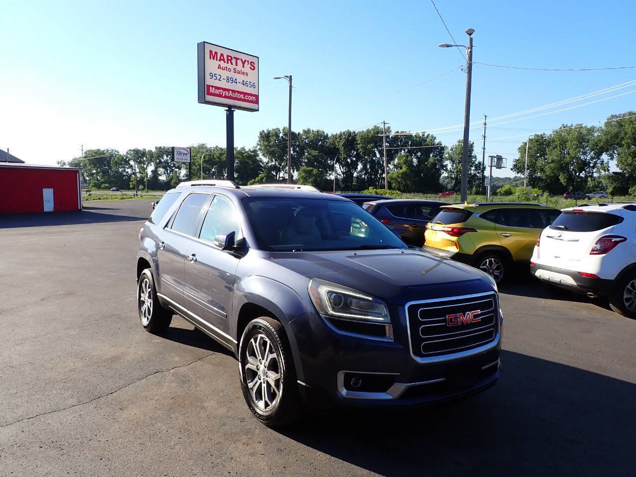 Used 2013 GMC Acadia SLT FWD image 1