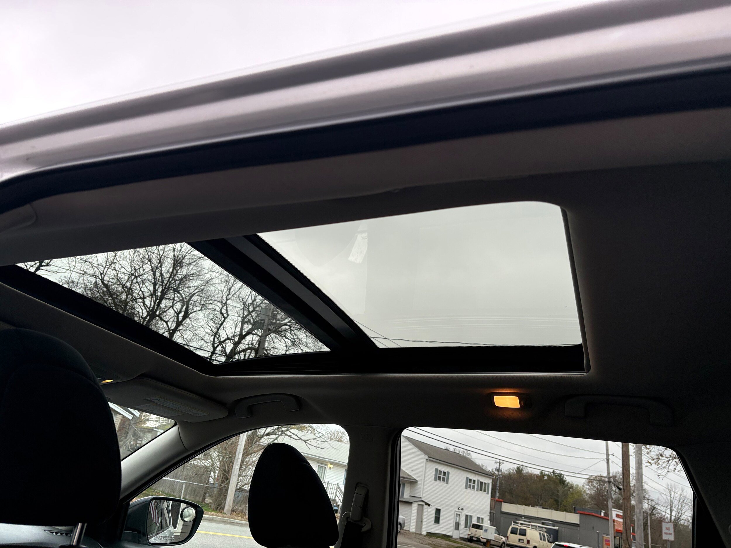 Used 2015 Nissan Rogue SV w/ SV Moonroof Package AWD/4WD image 14