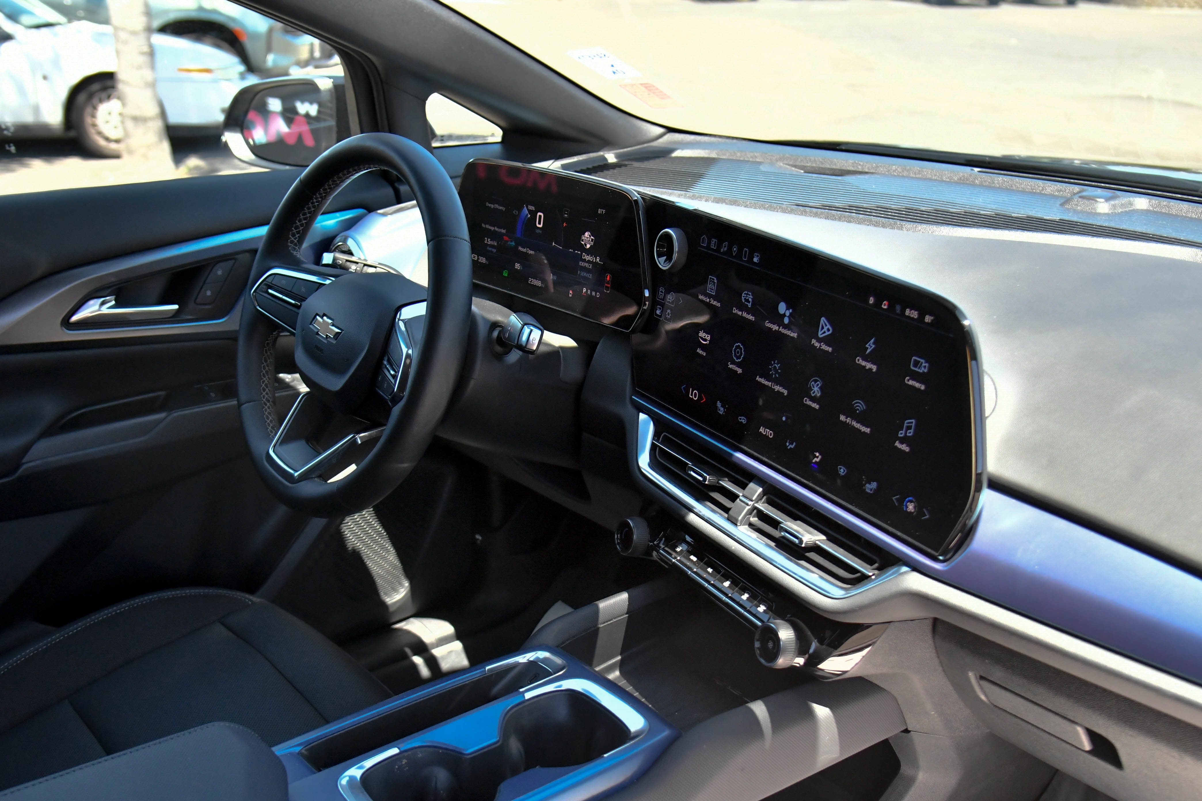 Used 2025 Chevrolet Equinox EV LT FWD image 52