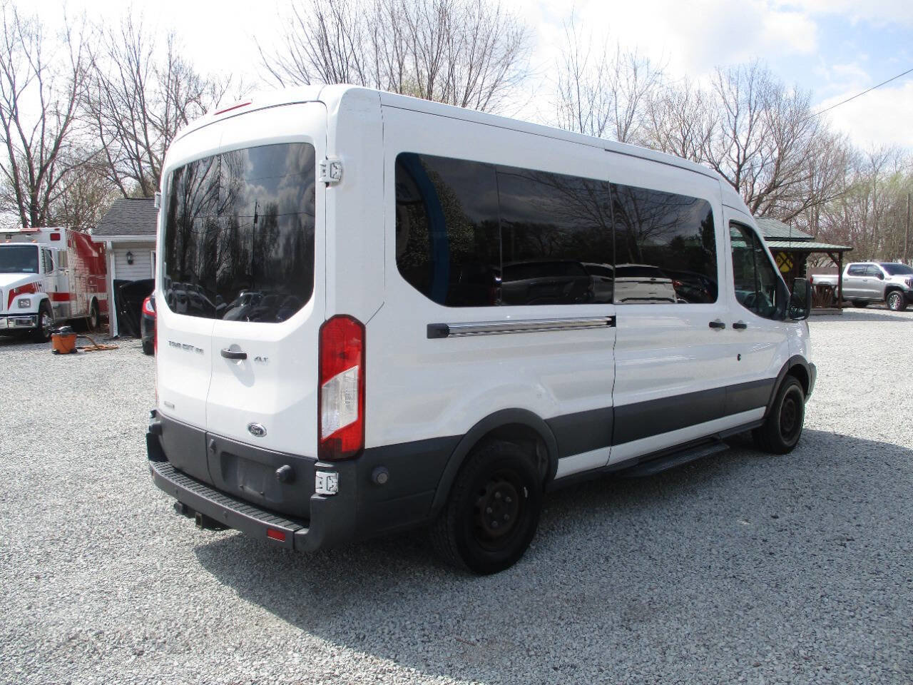 Used 2016 Ford Transit 350 XLT RWD image 5