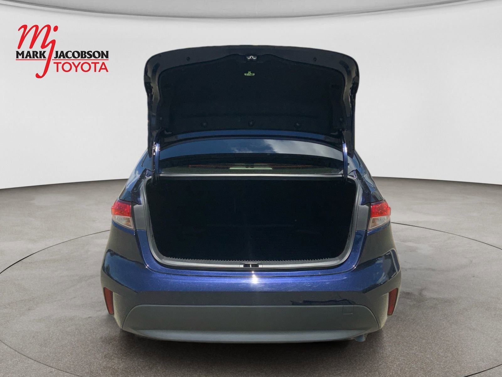 Used 2026 Toyota Corolla LE FWD image 13