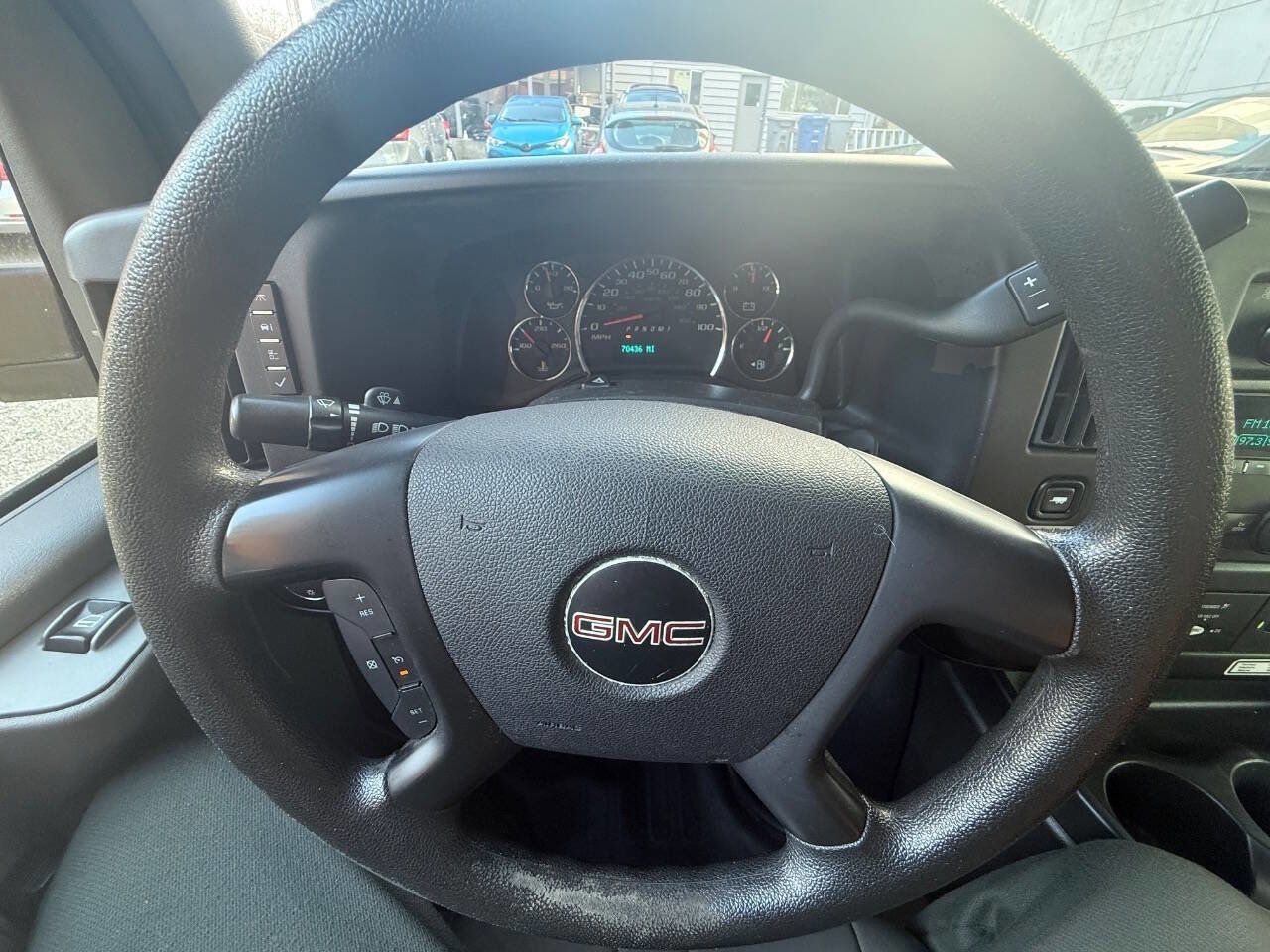 Used 2015 GMC Savana 3500 image 18