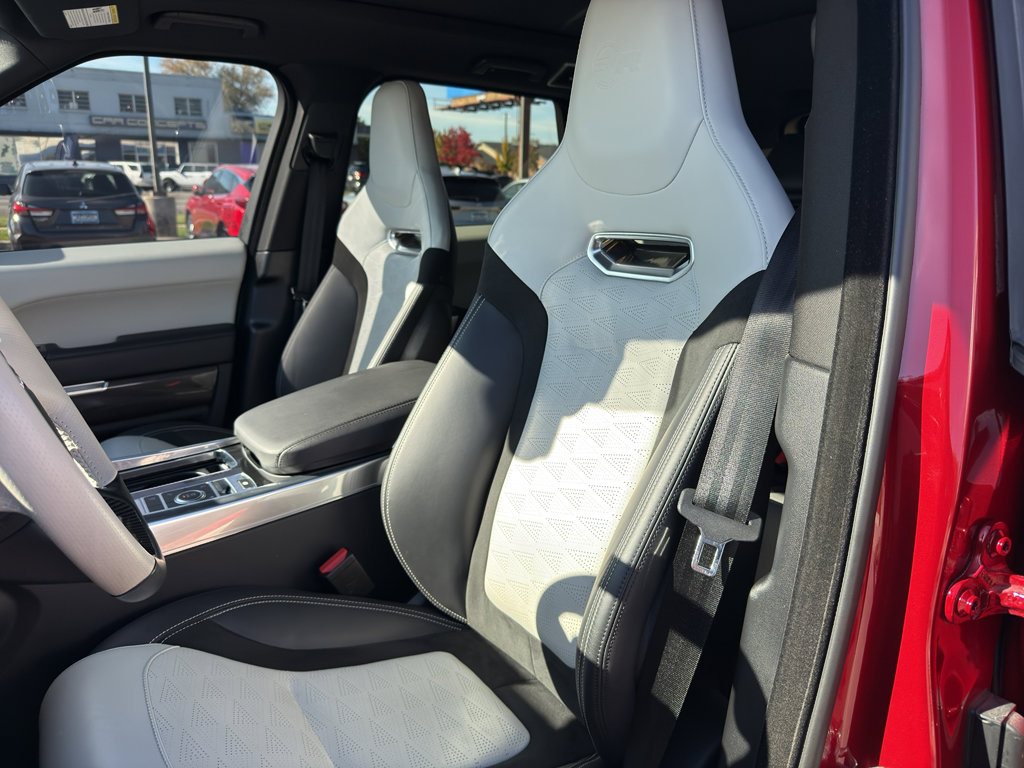 Used 2022 Land Rover Range Rover Sport SVR image 12