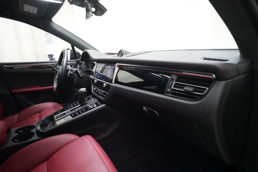 Used 2024 Porsche Macan S image 28