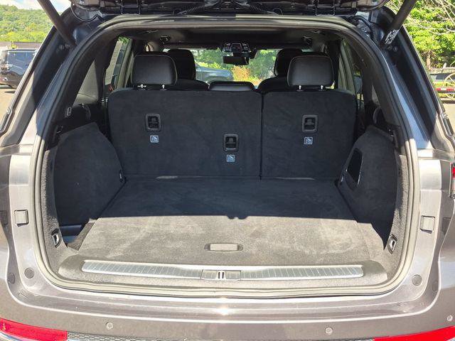 Certified 2022 Jeep Grand Cherokee Overland w/ Luxury Tech Group IV AWD/4WD image 6