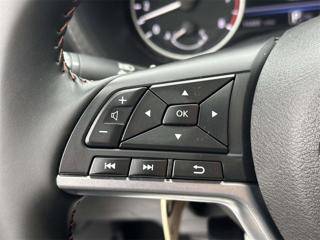 Certified 2025 Nissan Sentra SR image 24