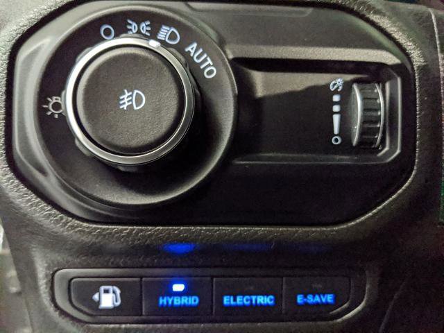 Used 2023 Jeep Wrangler Unlimited Sahara image 15