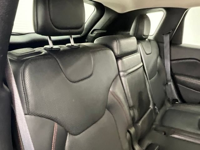 Used 2017 Jeep Cherokee Trailhawk AWD/4WD image 15