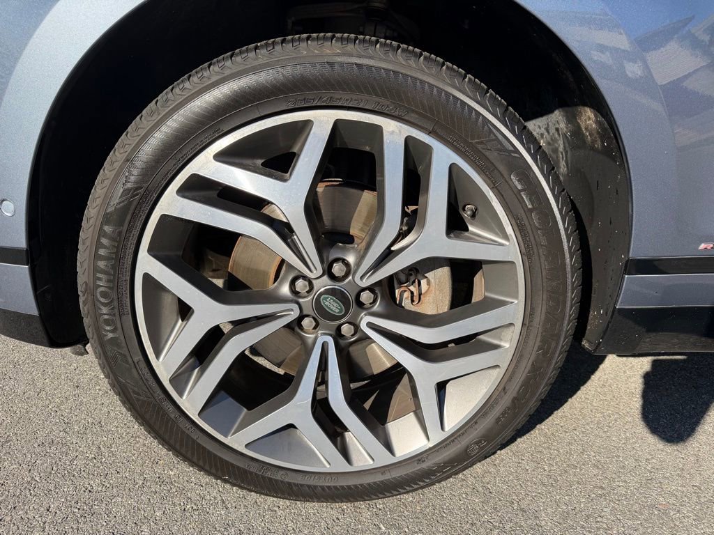 Used 2019 Land Rover Range Rover Velar R-Dynamic SE image 10