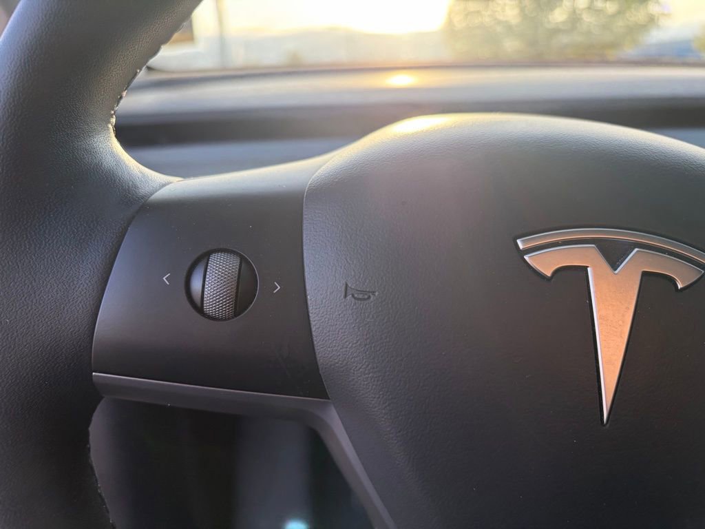 Used 2021 Tesla Model Y Long Range image 25