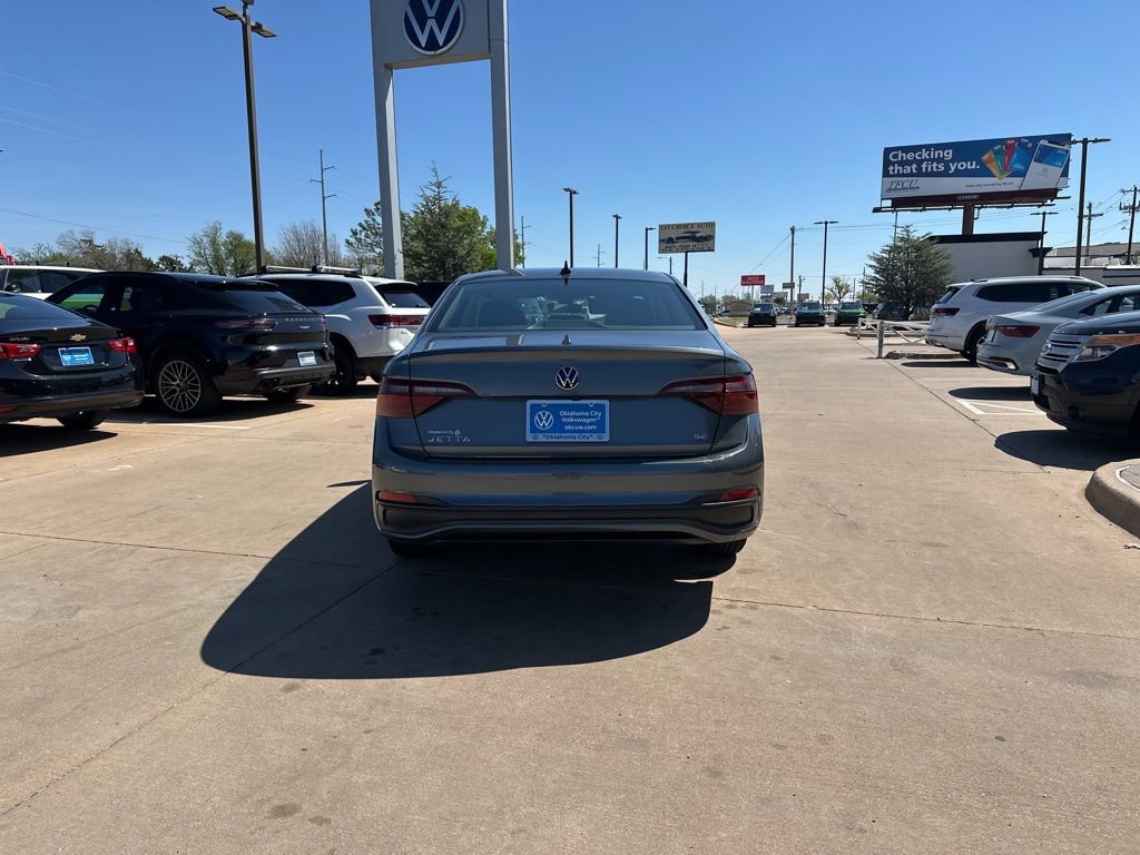 Used 2024 Volkswagen Jetta SE image 6