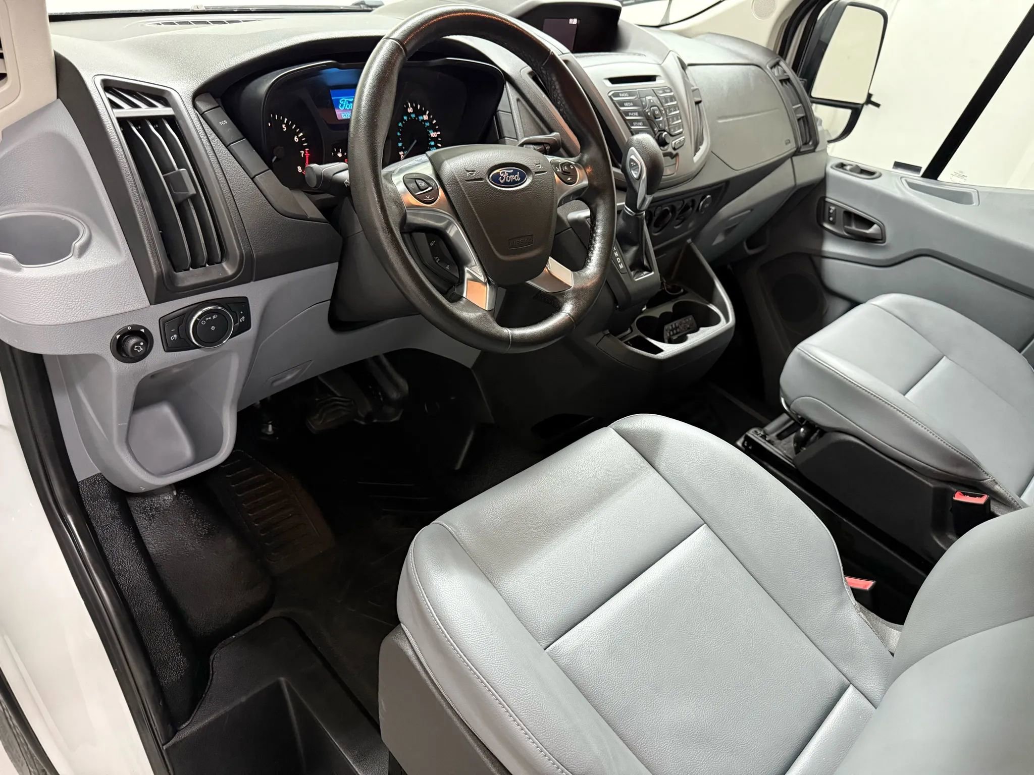 Used 2016 Ford Transit 350 XL image 14