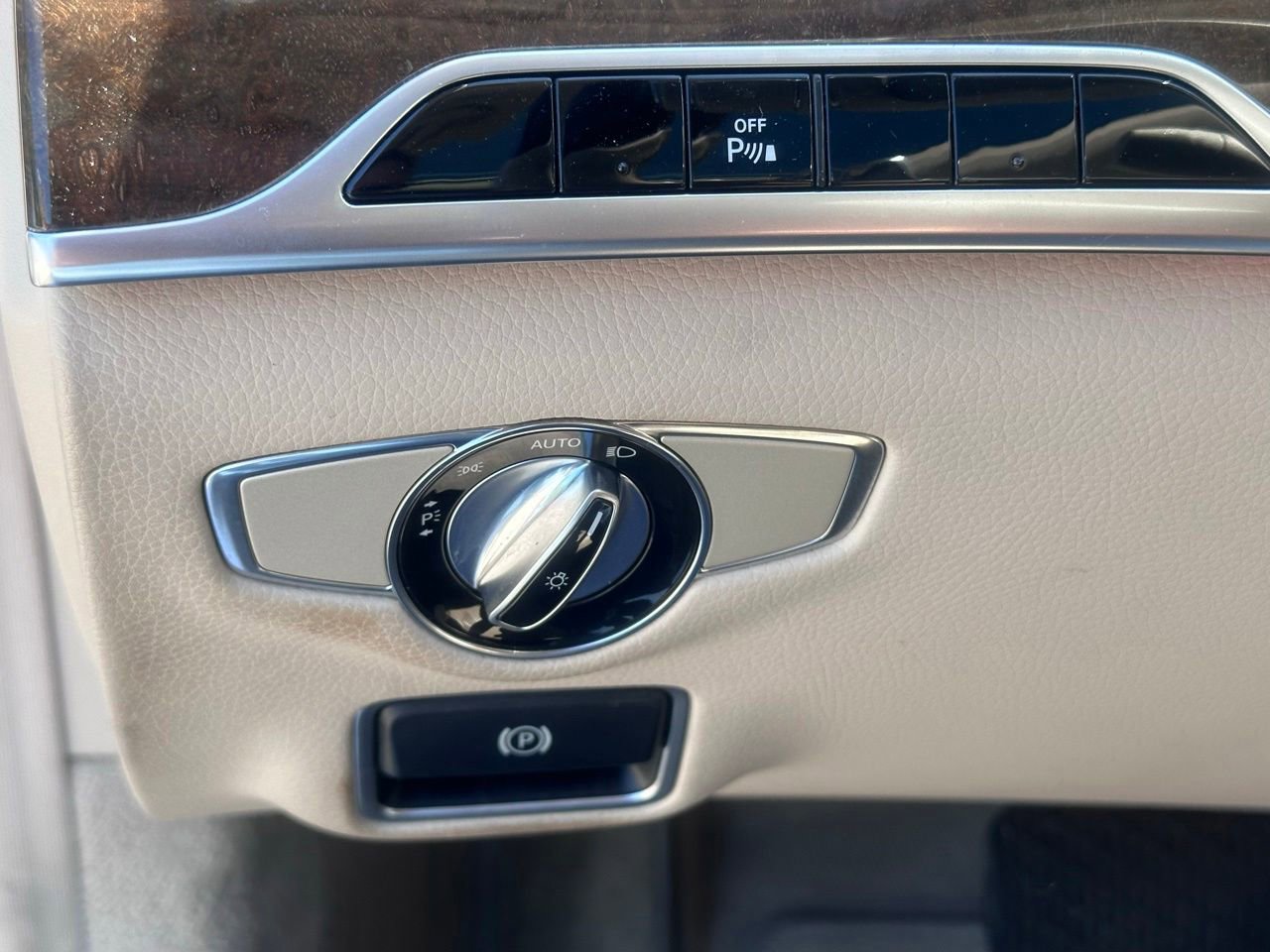 Used 2015 Mercedes-Benz S 550 Sedan image 30