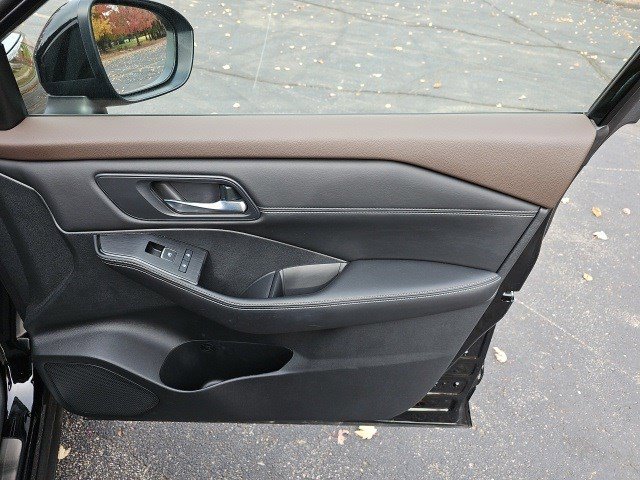 Used 2023 Nissan Rogue SL w/ SL Premium Package image 15