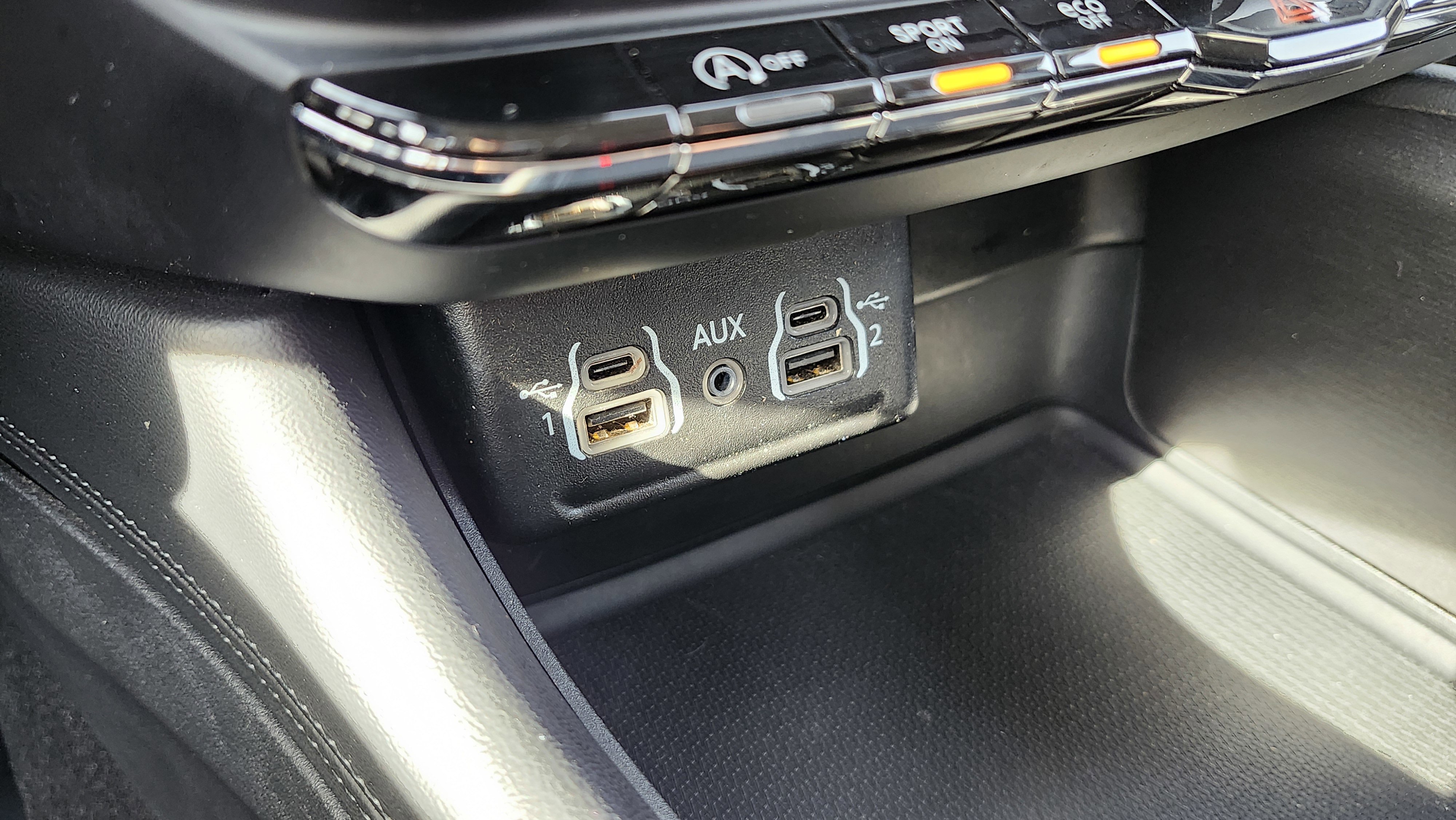 Used 2022 Dodge Durango SXT image 31