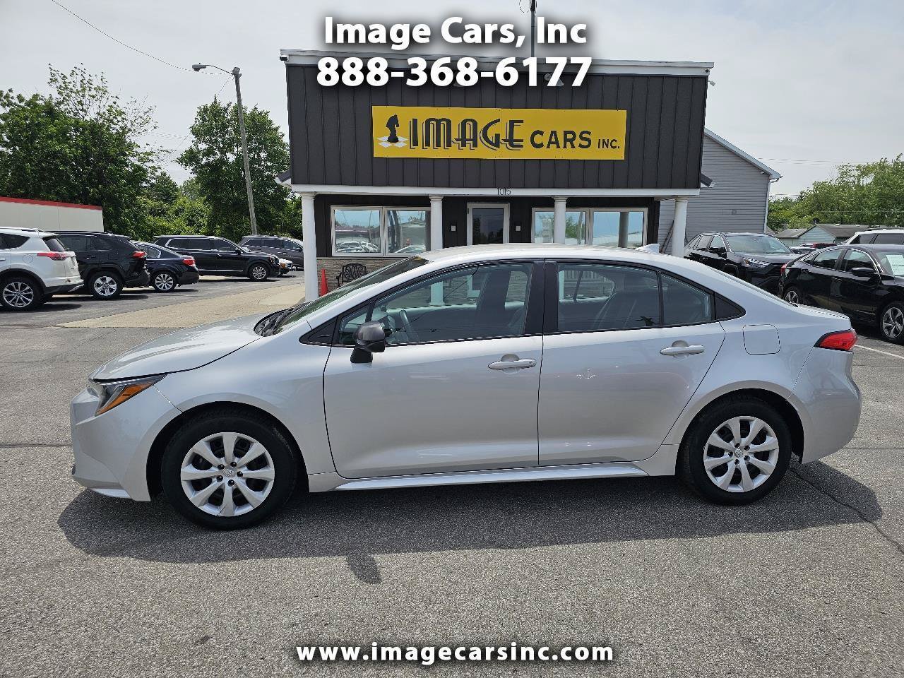 Used 2022 Toyota Corolla LE FWD image 1