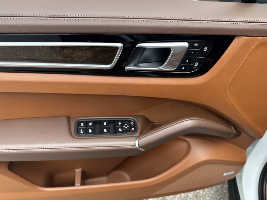Certified 2023 Porsche Cayenne S Platinum AWD/4WD image 18