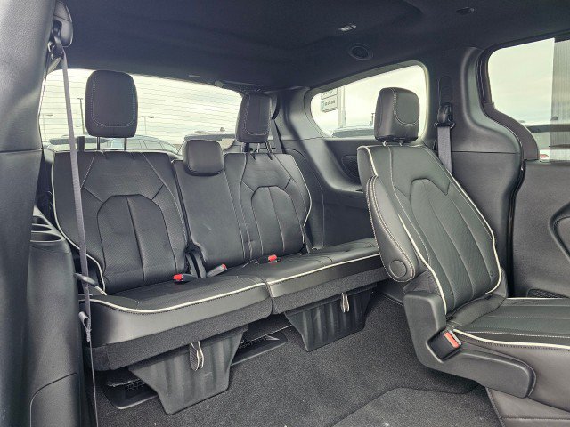 New 2026 Chrysler Pacifica Limited FWD image 14