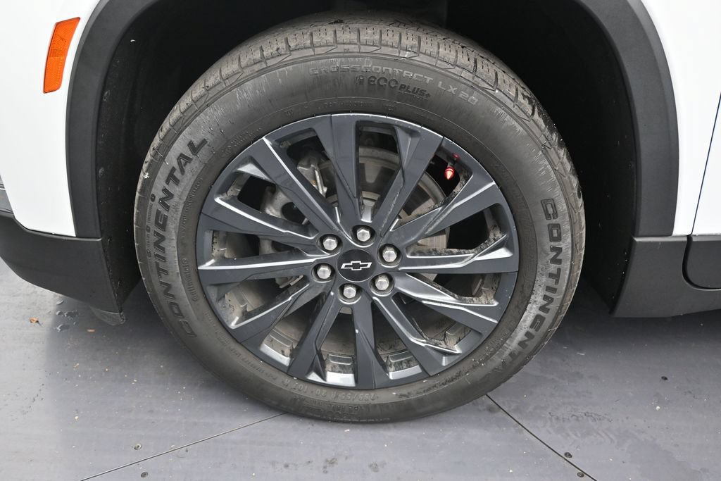 Used 2023 Chevrolet Traverse RS FWD image 9