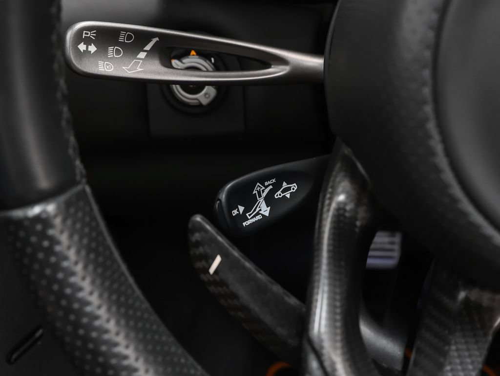 Used 2016 McLaren 675LT Spider RWD image 53