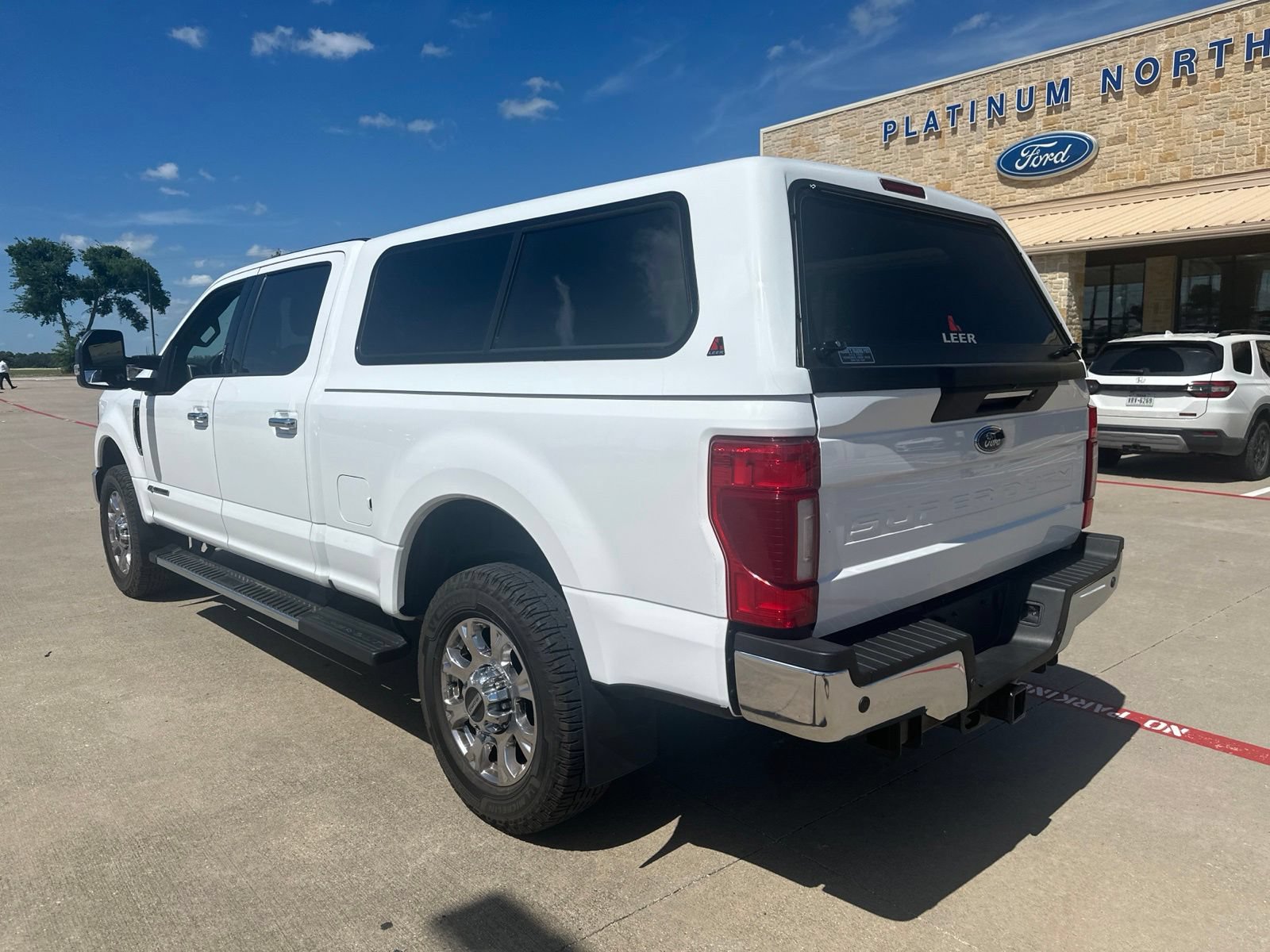 Used 2022 Ford F350 Lariat w/ Lariat Ultimate Package AWD/4WD image 3
