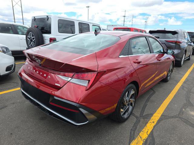 Used 2025 Hyundai Elantra Limited FWD image 3