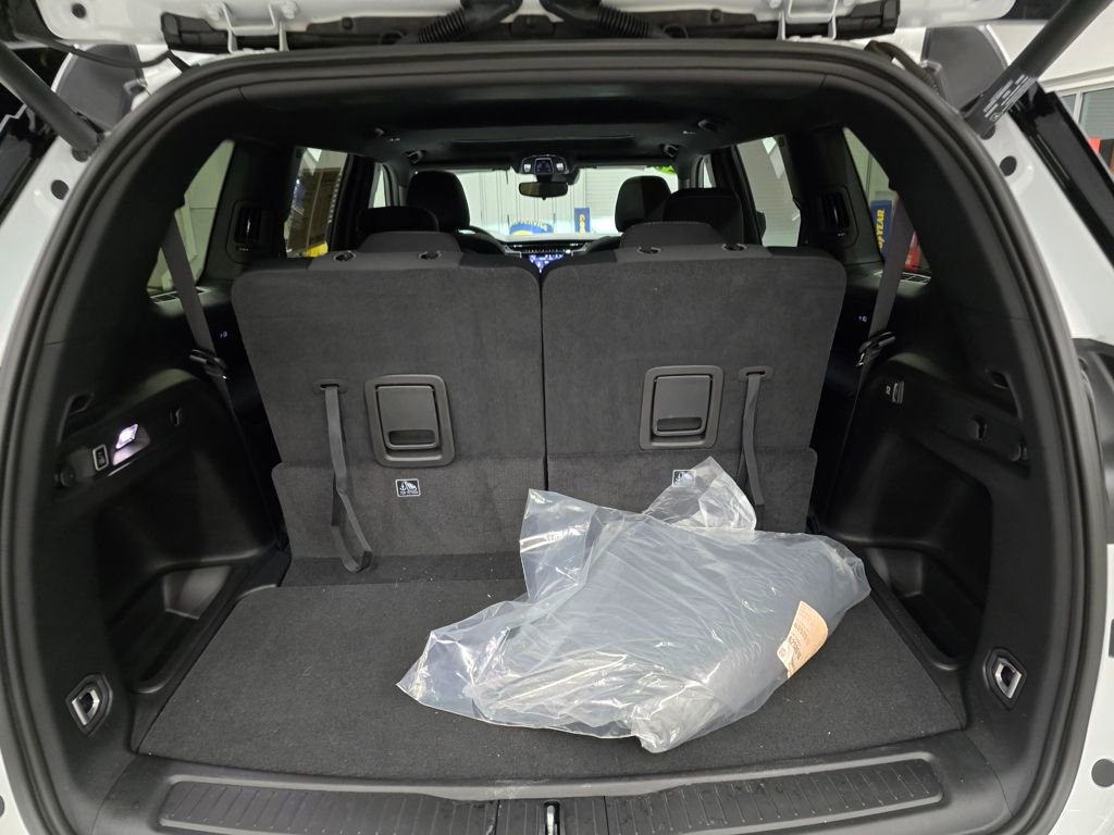 Used 2024 Jeep Grand Cherokee L Laredo w/ Luxury Tech Group I image 39